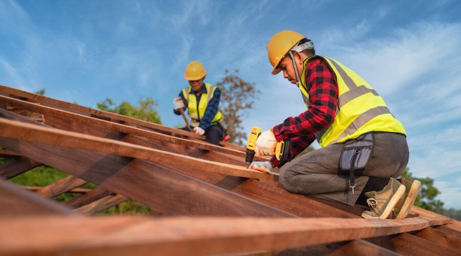 Expert flood damage restoration services in Owaneco, IL